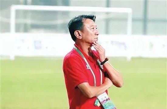 警方将其归咎于哥伦比亚贩毒集团，而警探卢·卢伯斯尼克另有想法，认为只是个人所为，把目标锁定在一名罪犯身上——这位珠宝大盗正寻求最后得分，卢则打破了“犯罪101”的所有规则。