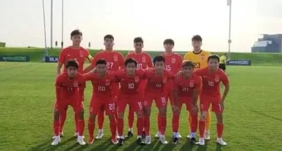 七夕单日票房破1.9亿 甄子丹个人电影票房达90亿 2021-08-15 在中国传统节日七夕的带动下，8月14日全国电影单日票房达到1.96亿元，观影人次499.9万，观影场次30.25万场。