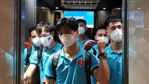 乔杉、马丽等一众喜剧演员在《人生路不熟》的探亲之旅里窘态百出，爆笑连连。